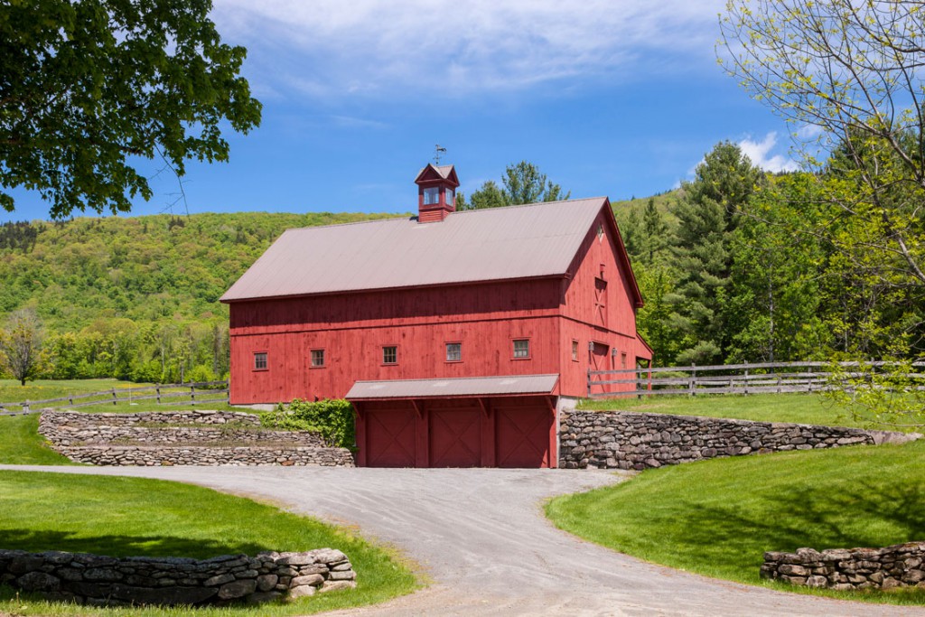 The New England Barn 01