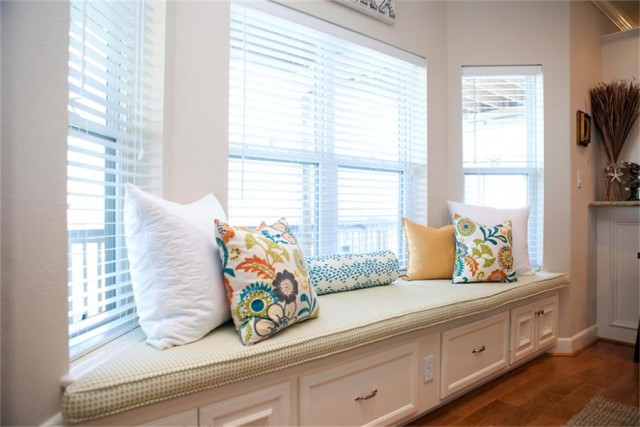 Window Treatments Bench Seats and Throw Pillows